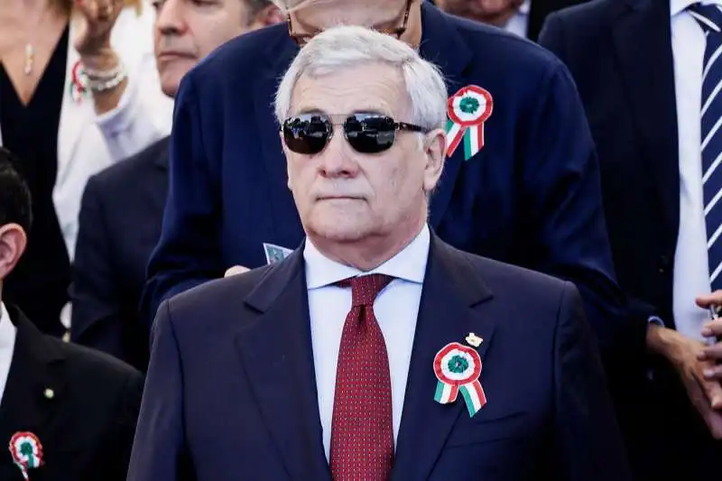 ANTONIO TAJANI ALLA PARATA DEL 2 GIUGNO 2023