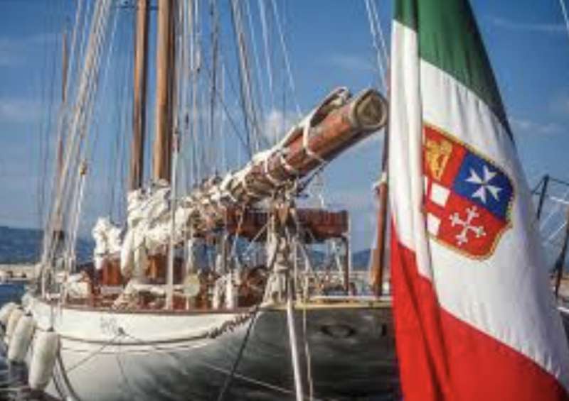 bandiera italiana sulle navi 5