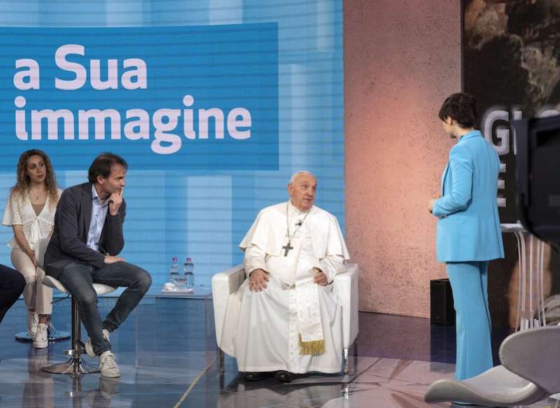 bergoglio intervistato da lorena bianchetti a sua immagine