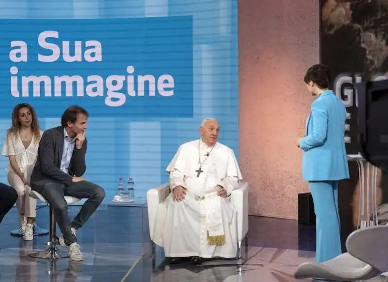 bergoglio intervistato da lorena bianchetti   a sua immagine