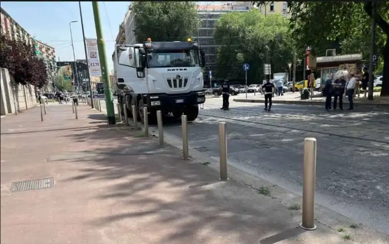 ciclista travolta e uccisa da una betoniera a milano 2