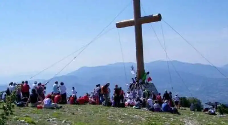 croci sulle vette delle montagne  4