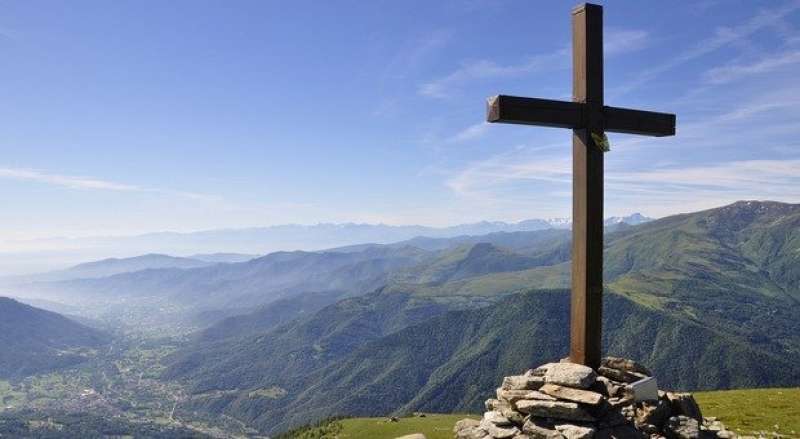 croci sulle vette delle montagne 5