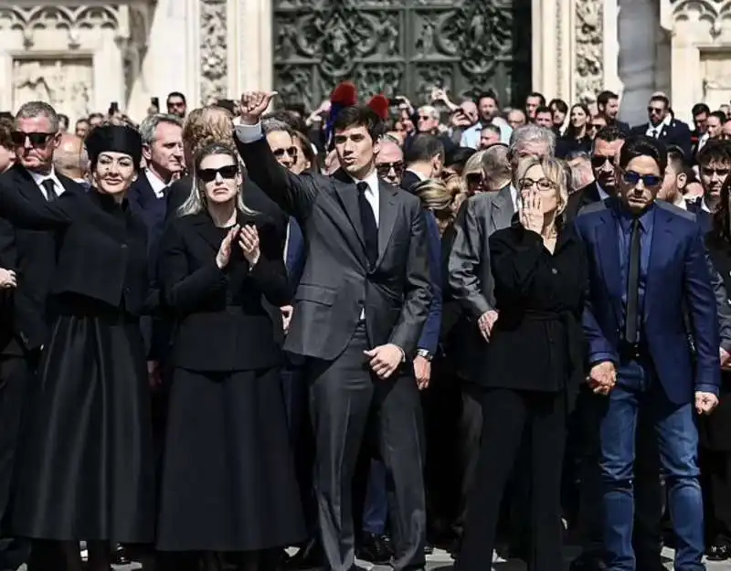 eleonora   barbara   luigi   marina   pier silvio berlusconi   funerali silvio berlusconi  