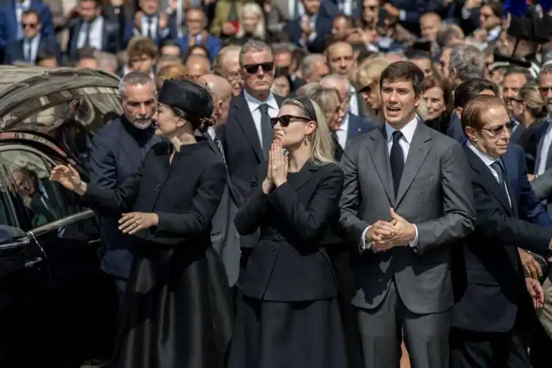 eleonora   barbara   luigi   paolo berlusconi   funerali silvio berlusconi    