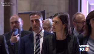 elly schlein ai funerali di silvio berlusconi