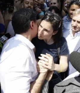 ELLY SCHLEIN E GIUSEPPE CONTE IN PIAZZA A ROMA