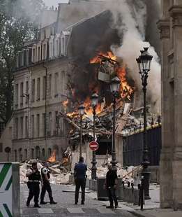 esplosione in un palazzo del v arrondissement di parigi 6