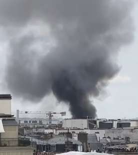 ESPLOSIONE IN UN PALAZZO IN CENTRO A PARIGI