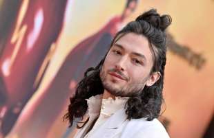 ezra miller 3