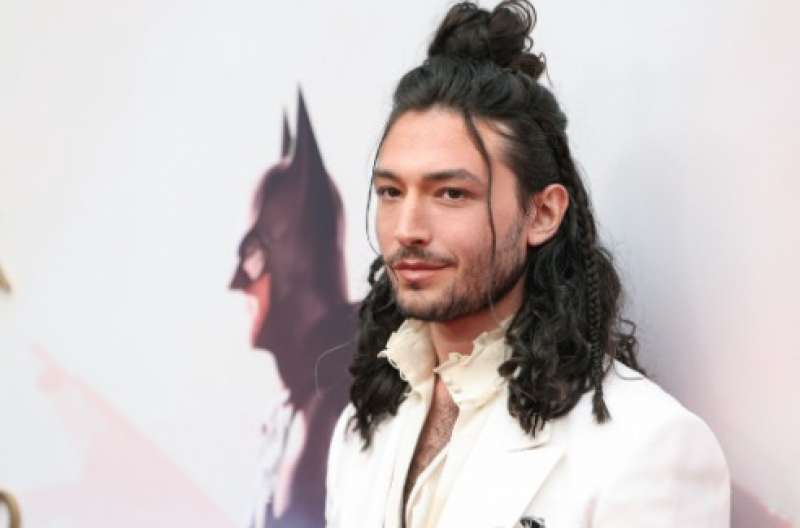 ezra miller 4