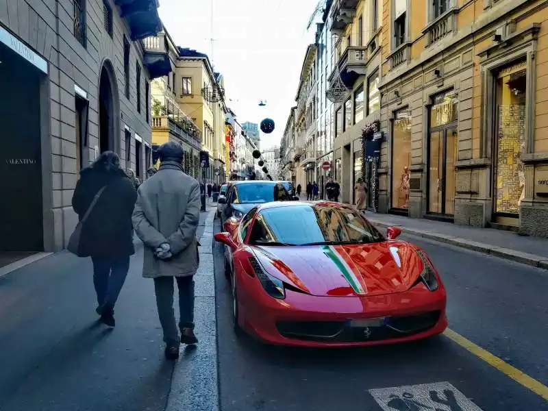 ferrari in via monte napoleone milano 