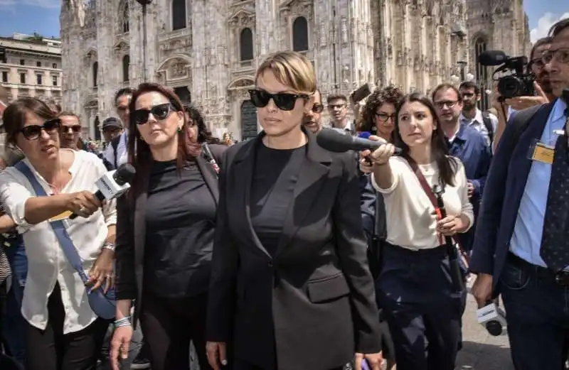 francesca pascale ai funerali di silvio berlusconi  