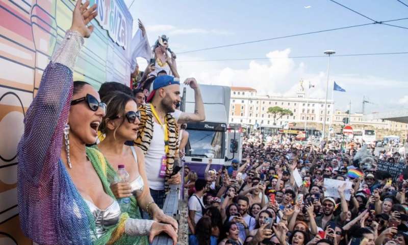 GAY PRIDE 2023 - PAOLA E CHIARA