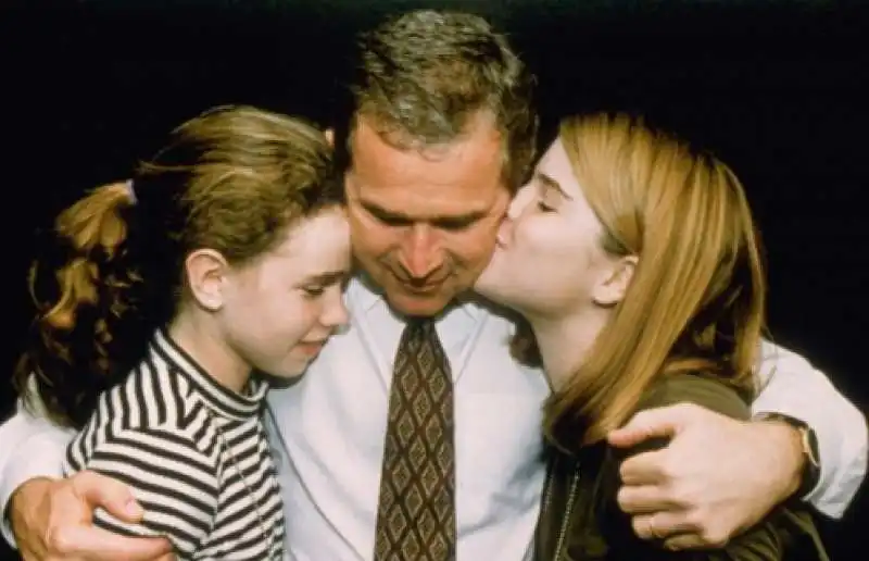 george wbush con le figlie jenna e barbara 