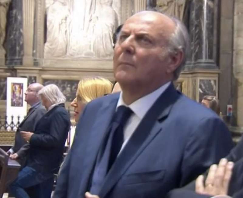 gerry scotti funerali silvio berlusconi