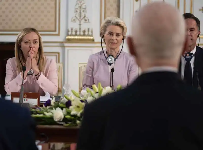 giorgia meloni   ursula von der leyen    mark rutte   kais saied 