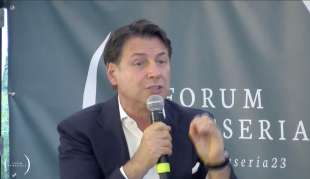 giuseppe conte al forum in masseria