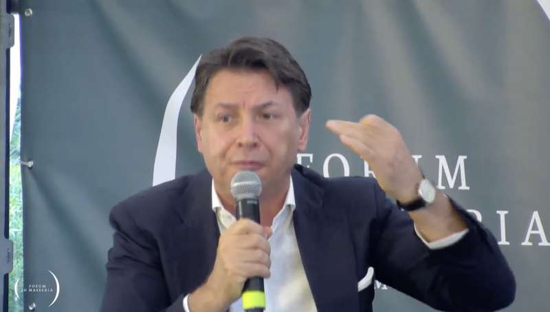 giuseppe conte al forum in masseria