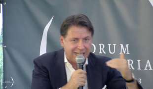 giuseppe conte al forum in masseria 2