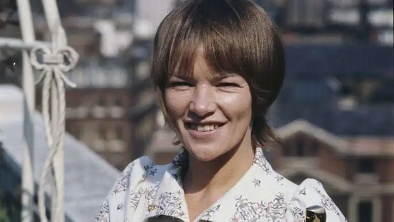 glenda jackson 8