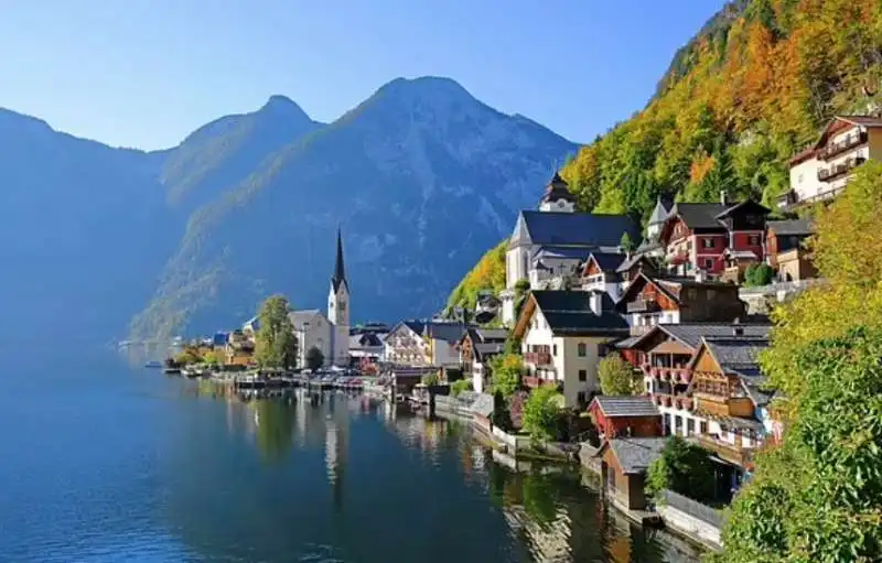 hallstatt, il villaggio che ha ispirato frozen, in austria 