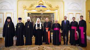 il cardinale matteo zuppi e il patriarca kirill a mosca