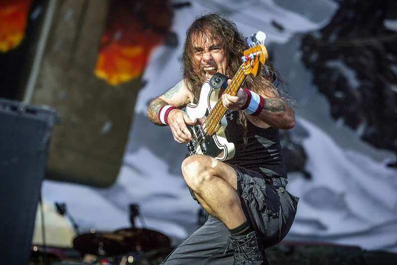 iron maiden future past tour. 7