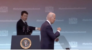 JOE BIDEN AL COMIZIO IN CONNECTICUT