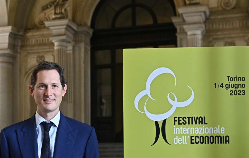 john elkann al festival dell economia di torino 3