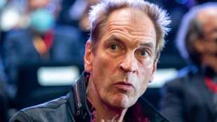 JULIAN SANDS