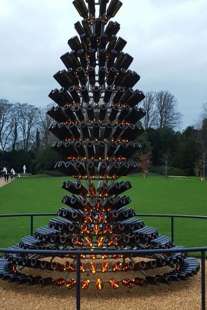 lampada scultura di joana vasconcelos – candlestick made of magnum bottles