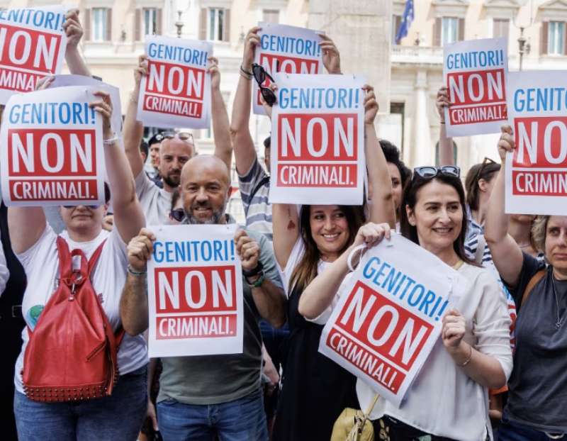 MANIFESTAZIONE FAMIGLIE ARCOBALENO