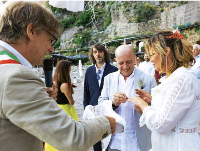 matrimonio sallusti groppelli celebra porro cruciani testimone foto sestini e cambi per chi