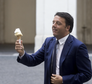 matteo renzi mangia un gelato