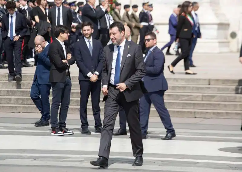 matteo salvini ai funerali di silvio berlusconi 