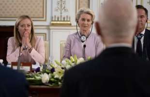 MELONI VON DER LEYEN E RUTTE IN TUNISIA CON KAIS SAIED