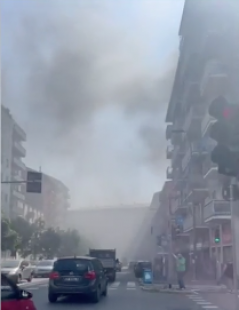 milano incendio IN VIA GIAN RINALDO CARLI