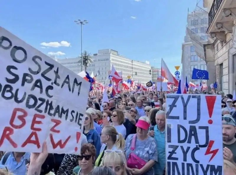 proteste contro il governo in polonia   11