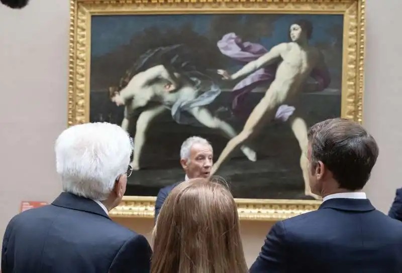 sergio mattarella ed emmanuel macron al louvre 