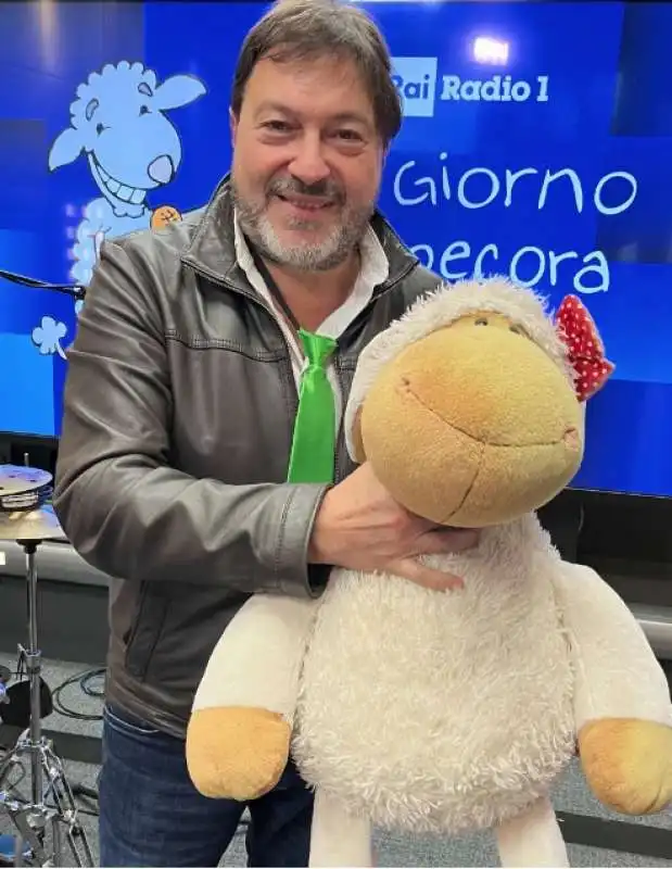 SIGFRIDO RANUCCI A UN GIORNO DA PECORA 