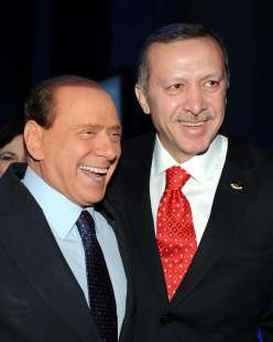 silvio berlusconi con recep tayyip erdogan