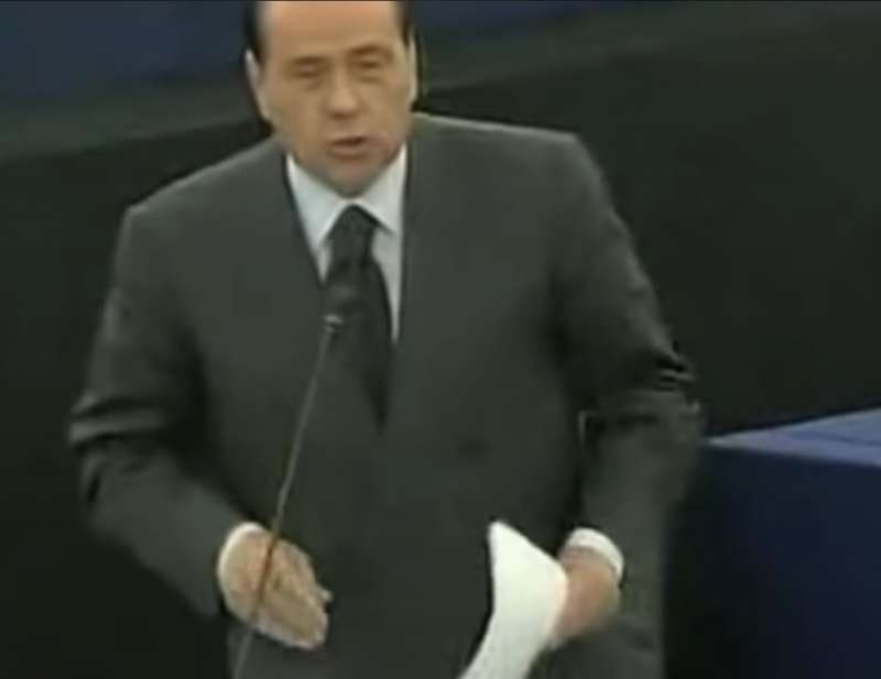 silvio berlusconi contro martin schulz al parlamento europeo