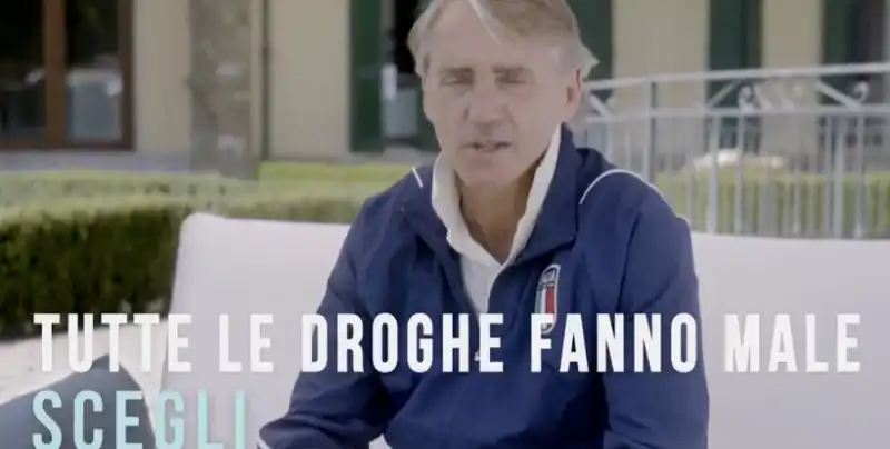 SPOT ANTIDROGA CON ROBERTO MANCINI 3