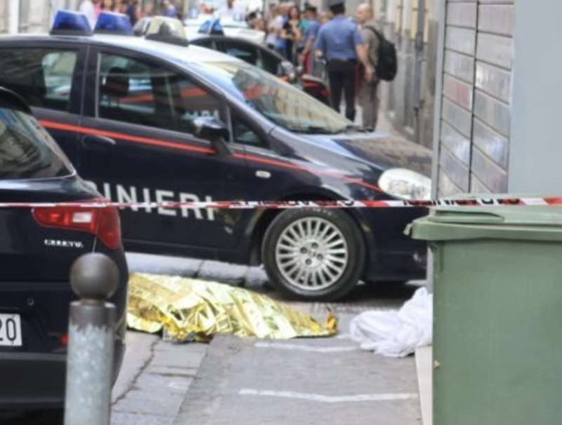 uomo uccide genero e nuora a sant antimo napoli 5