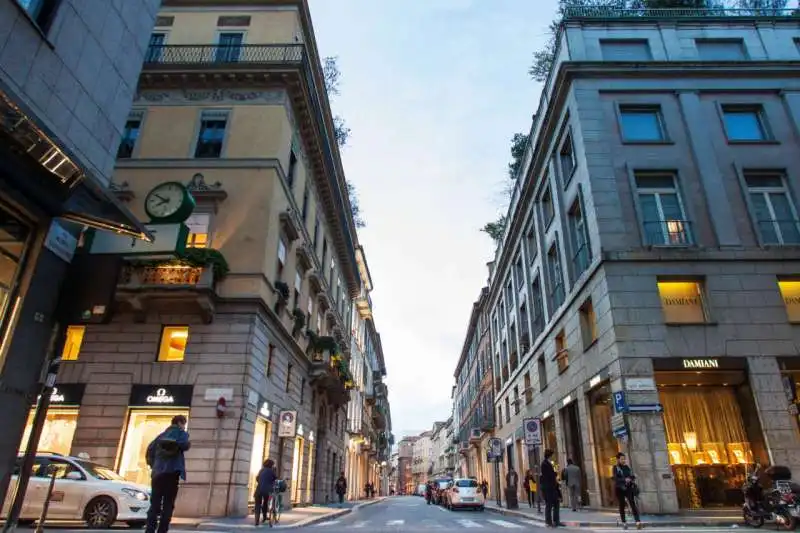 via monte napoleone milano 