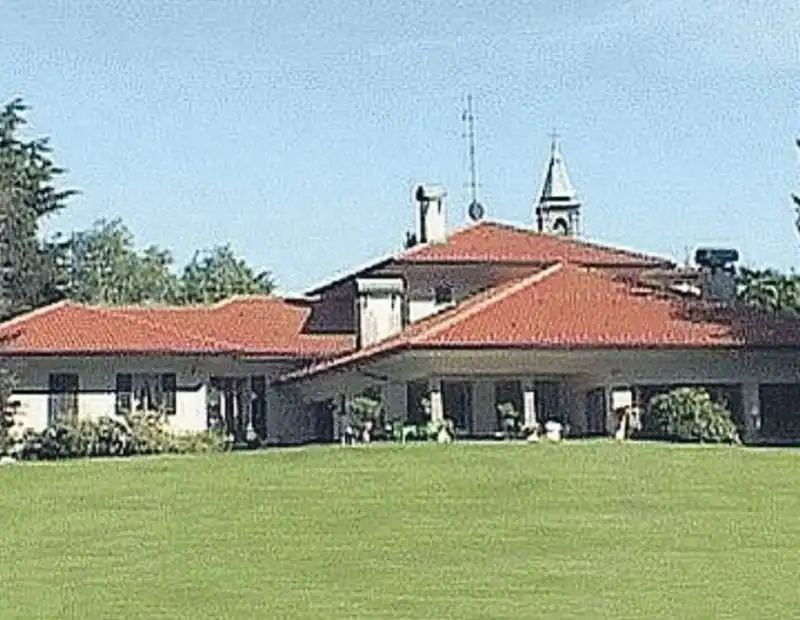 villa maria   la villa di casatenovo regalata da berlusconi a francesca pascale 5