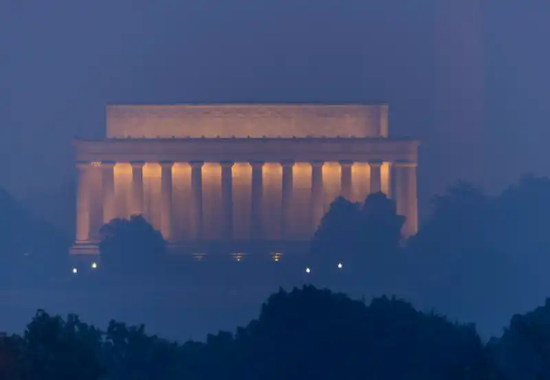 washington avvolta dal fumo degli incendi 2