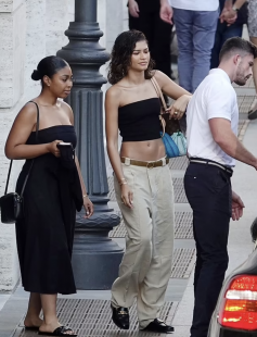 zendaya cacciata da terrazza borromini a roma 7