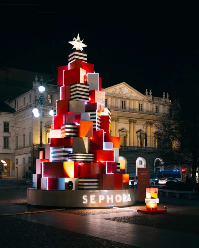 albero di natale in piazza della scala